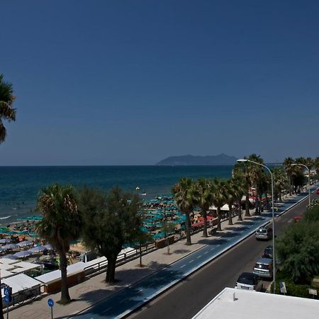 Hotel Ristorante Centosedici Terracina Eksteriør billede