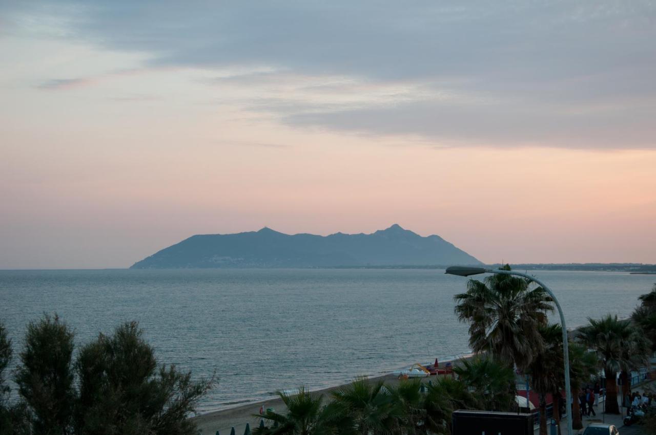 Hotel Ristorante Centosedici Terracina Værelse billede