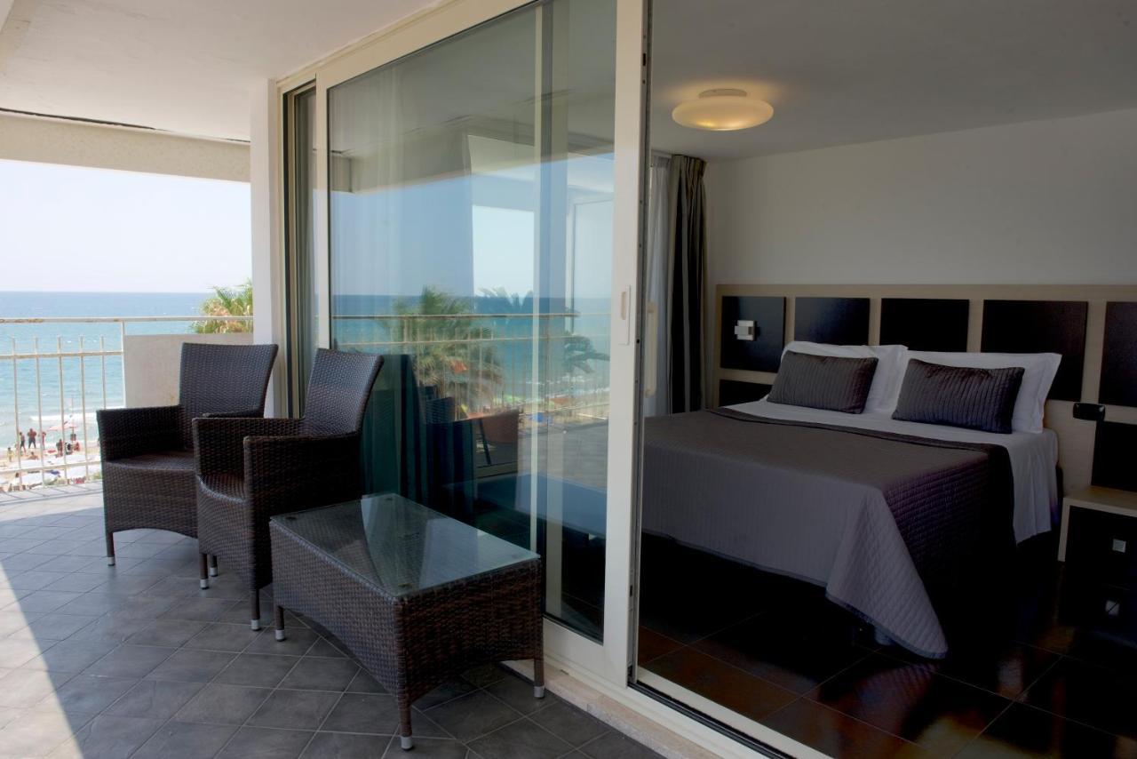 Hotel Ristorante Centosedici Terracina Eksteriør billede