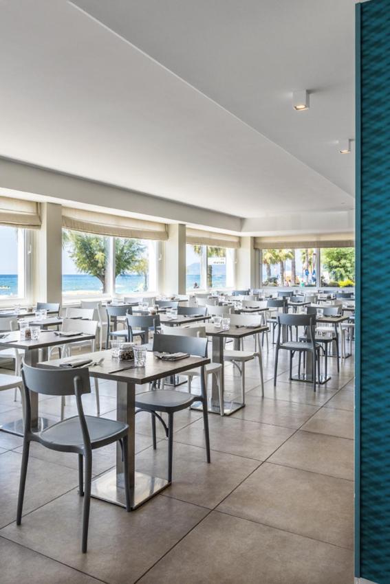 Hotel Ristorante Centosedici Terracina Eksteriør billede