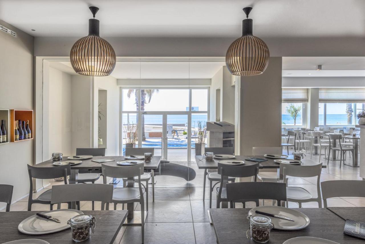 Hotel Ristorante Centosedici Terracina Eksteriør billede