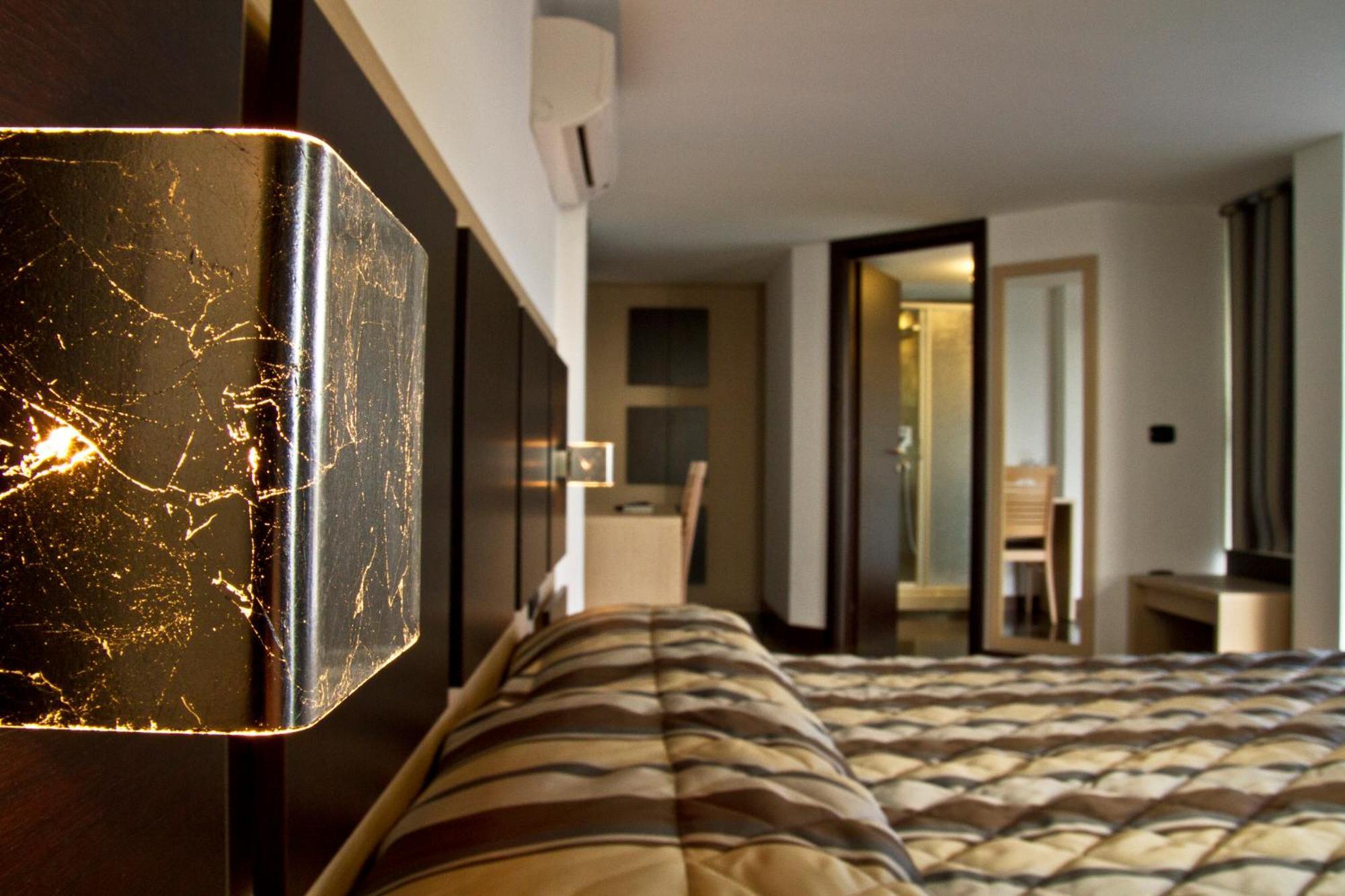 Hotel Ristorante Centosedici Terracina Eksteriør billede